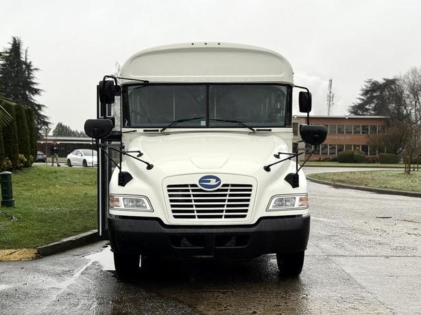 2018 Blue Bird School/Transit Bus 25-Passenger image 3