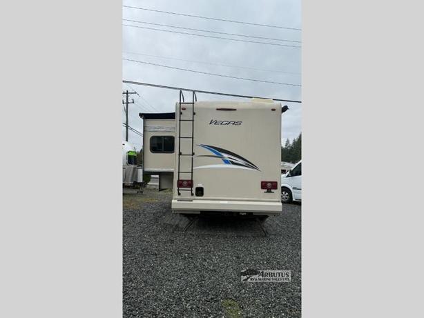 Used 2019 Thor Motor Coach Vegas 25.6 image 6