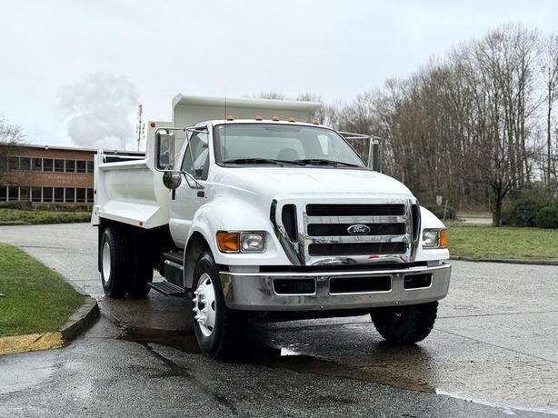 2011 Ford F-750 XL Super Duty Cummins 12-Foot Dump Truck with Air Brakes image 2