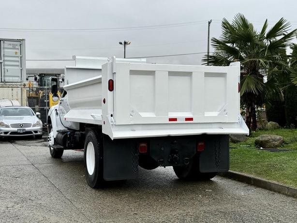 2011 Ford F-750 XL Super Duty Cummins 12-Foot Dump Truck with Air Brakes image 8