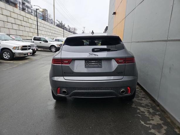 2018 Jaguar E-PACE R-Dynamic SE AWD | Adaptive Cruise Control | Power Liftgate! image 5