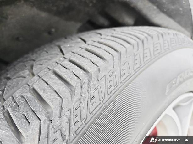 2018 Alfa Romeo Stelvio Sport Utility AWD | Premium Leather | Power Liftgate! image 7