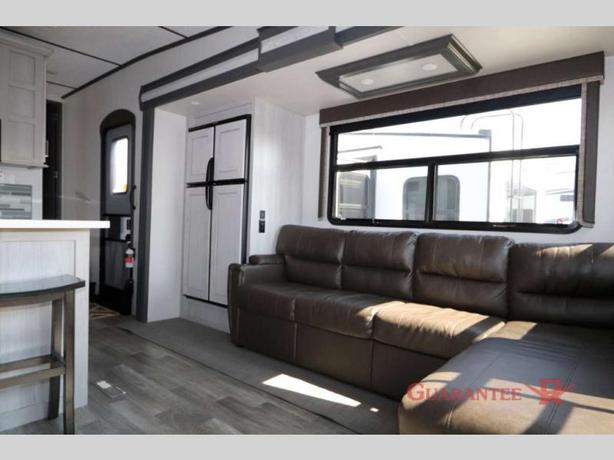 Used 2021 Keystone RV Montana High Country 280CK image 7