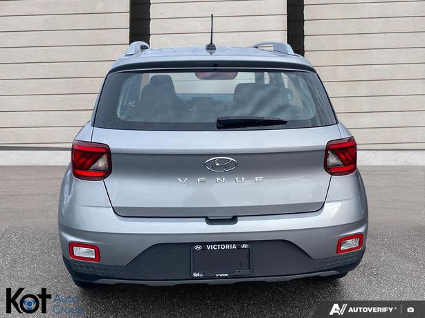 2023 Hyundai Venue Preferred BLUETOOTH APPLE CARPLAY! BACKUP CAMERA! image 5