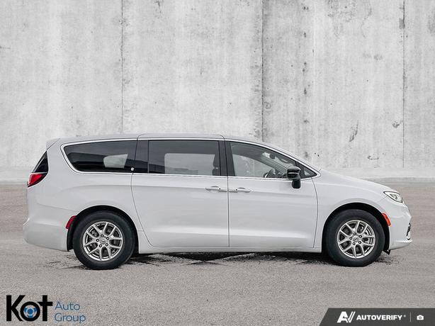 2024 Chrysler Pacifica Touring-L | Power Liftgate | Power Sliding Doors | Remote image 6