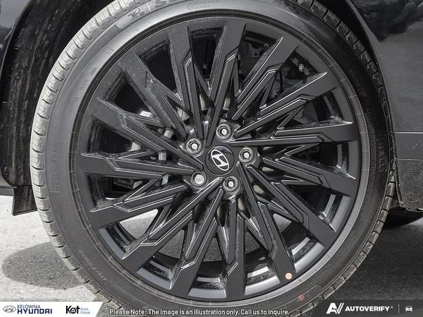 2025 Hyundai Santa Fe Ultimate Calligraphy HEATED AND VENTILATED FRONT SEATS! SU image 8