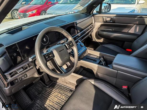 2025 Hyundai Santa Fe Ultimate Calligraphy LIKE NEW! FULL LOAD! LOW KMS! image 6