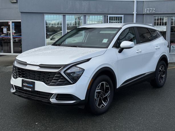 2024 Kia Sportage LX AWD- No Accidents, BC Local & Low Kilometers image 1