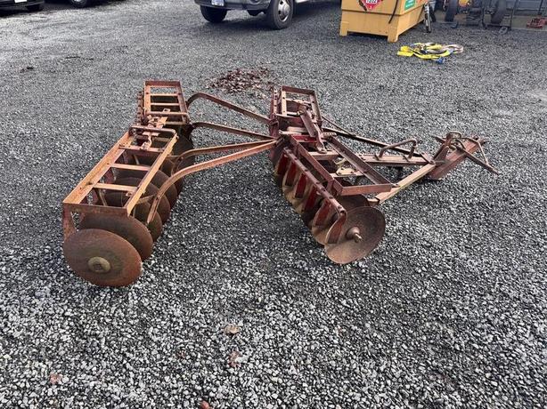 1990 Pull Type Disc Harrow image 2