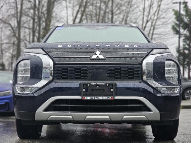 2024 Mitsubishi Outlander PHEV LE - No Accidents, 360 Cameras, Sunroof image 2