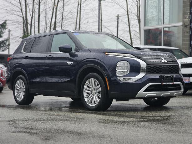 2024 Mitsubishi Outlander PHEV LE - No Accidents, 360 Cameras, Sunroof image 3