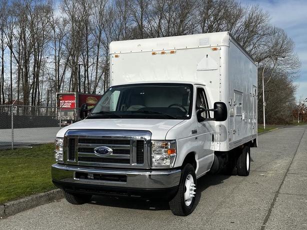 2013 Ford Econoline E450 Work Shop 16 Foot Cube Van image 4