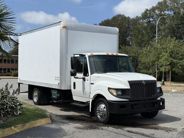 2014 International TerraStar 16-Foot Cube Van Box Truck Diesel image 1