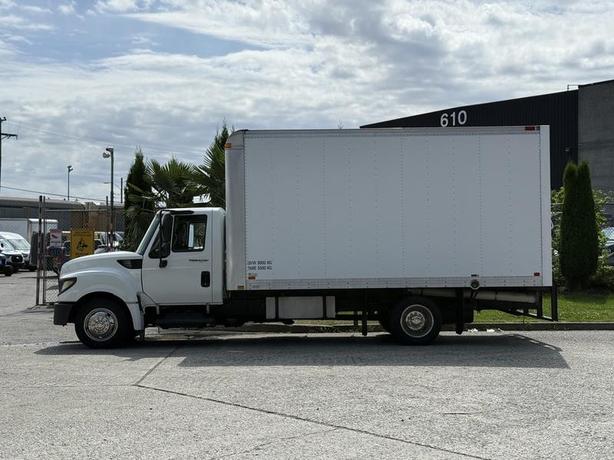 2014 International TerraStar 16-Foot Cube Van Box Truck Diesel image 6