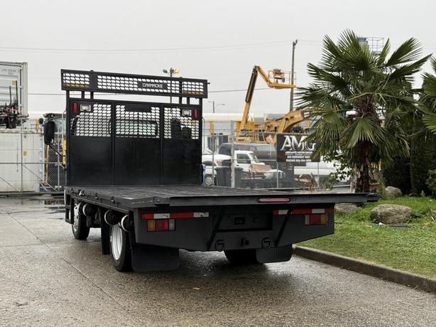 2015 Hino 195 16-Foot Flat Deck Truck Diesel image 8