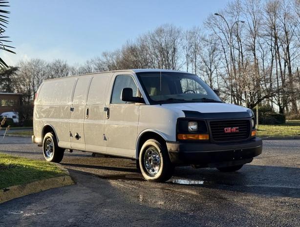 2013 GMC Savana G2500 Extended Pressure Washing Cargo Van image 1