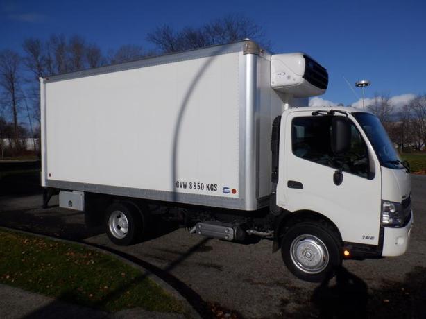 2015 Hino 195 Reefer 16 Foot Cube Van 3 Seater Diesel image 2