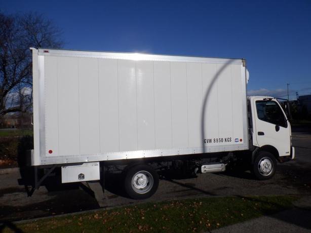 2015 Hino 195 Reefer 16 Foot Cube Van 3 Seater Diesel image 5