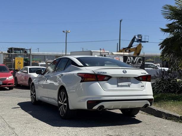 2021 Nissan Altima Platinum AWD with Heated Seats and Leather Interior image 8
