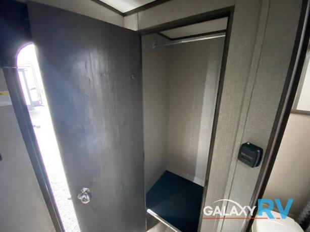 Used 2022 Forest River RV Salem TRAILER image 5