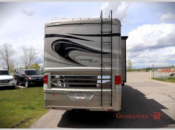 Used 2014 Newmar Canyon Star 3953 image 5