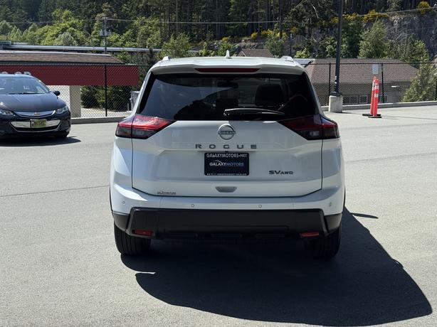 2024 Nissan Rogue SV AWD - Front Dual Zone A/C & Power Moonroof image 7