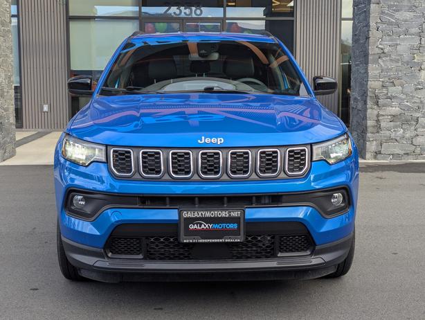 2025 Jeep Compass North - 4x4, Heated Seats, Phone Projection image 3