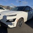 2023 Hyundai Kona Electric Preferred HEATED SEATS! ANDROID AUTO! APPLE CARPLAY!  thumbnail image 2