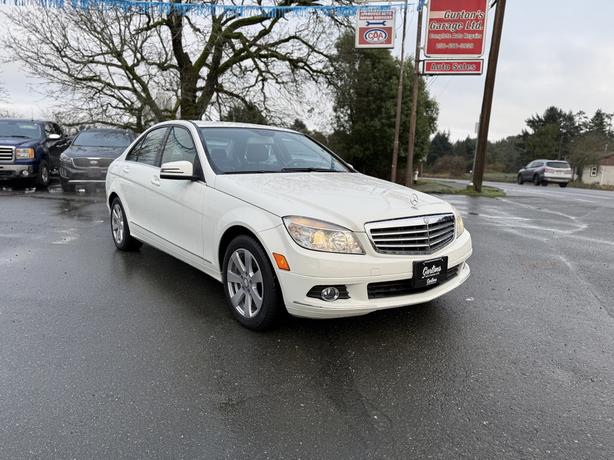 2010 Mercedes-Benz C-Class image 1
