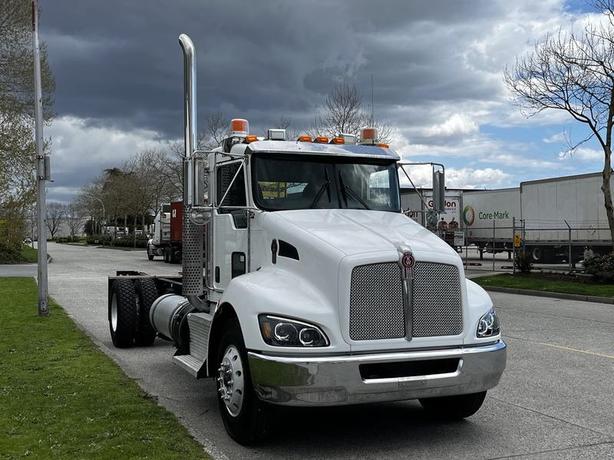 2014 Kenworth T370 PX-9 Cab and Chassis Diesel With Air Brakes image 2