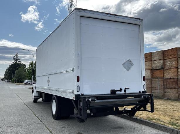 2006 Hino 268 24 Foot Cube Van Power Tailgate Hydraulic Brakes Diesel image 8