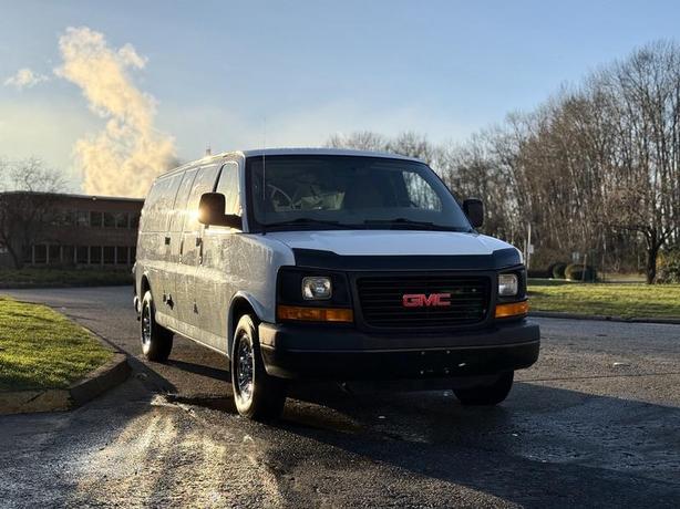 2013 GMC Savana G2500 Carpet Cleaning Machine Cargo Van image 2