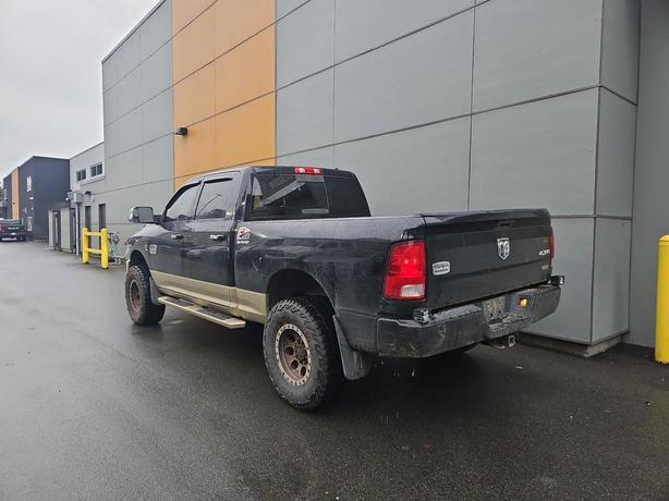2012 RAM 3500 Laramie Longhorn 4x4 | Leather Interior! image 4