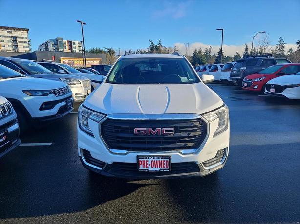 2024 GMC Terrain AWD 4dr SLE | Back-Up Camera | No Reported Accidents! image 2