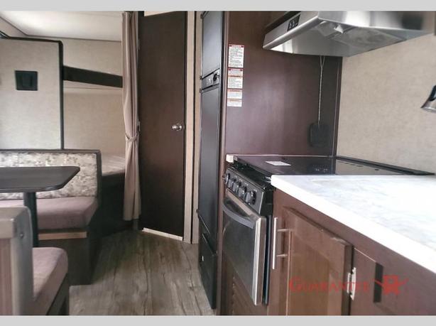 Used 2018 Forest River RV Cherokee Grey Wolf 22MKSE image 8