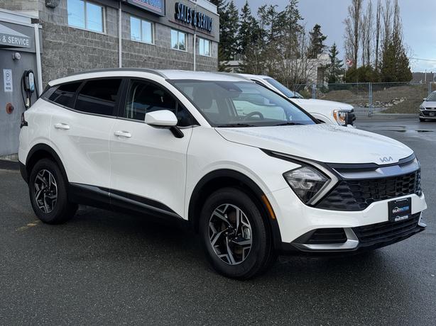 2024 Kia Sportage LX AWD- No Accidents, BC Local & Low Kilometers image 4