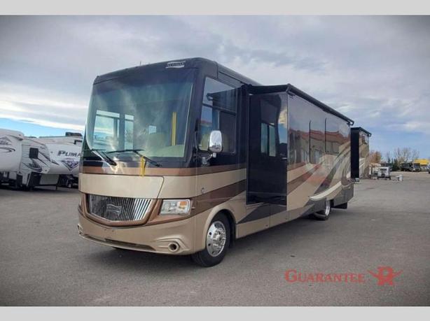 Used 2017 Newmar Canyon Star 3914 image 3