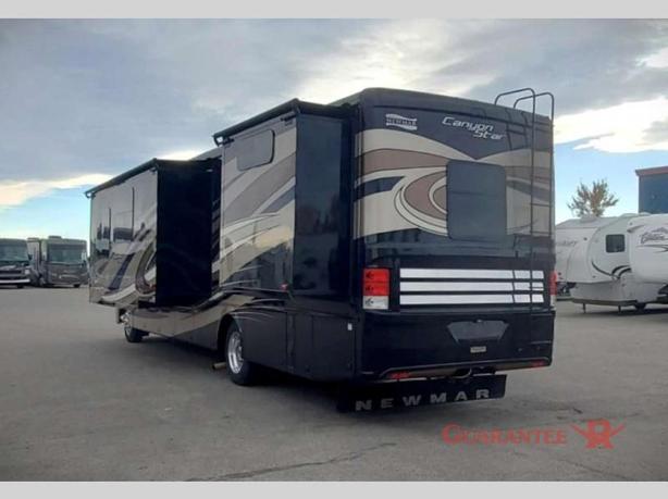 Used 2017 Newmar Canyon Star 3914 image 6