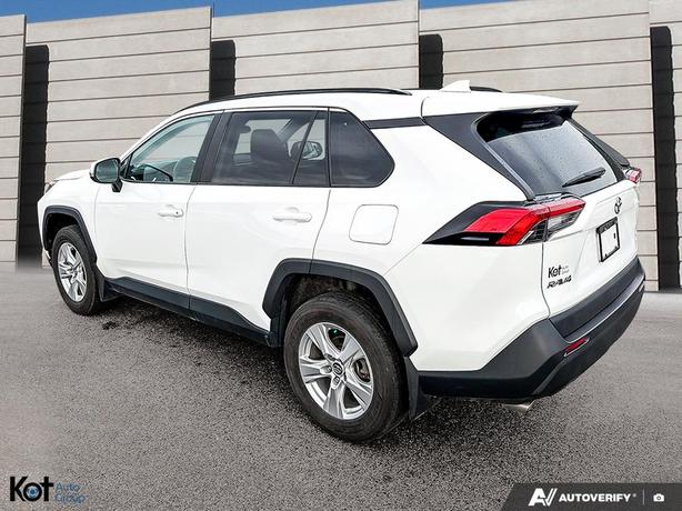 2019 Toyota RAV4 LE NO ACCIDENT! LOW KMS! BACKUP CAMERA! image 4