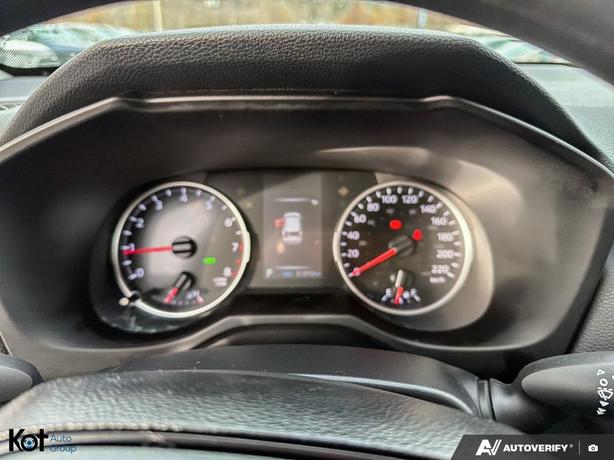 2019 Toyota RAV4 LE NO ACCIDENT! LOW KMS! BACKUP CAMERA! image 8