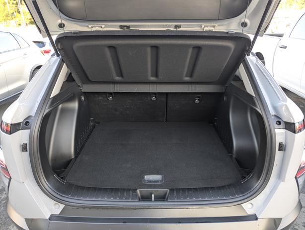 2024 Hyundai Kona Preferred - No Accidents, Heated Seats, Sunroof image 8