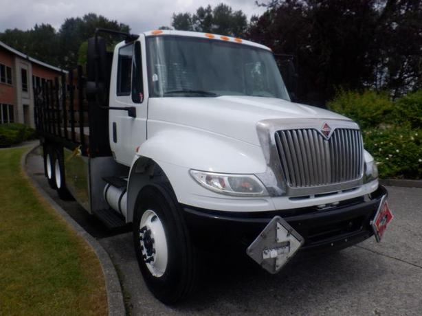 2015 International 4400 20 Foot Flat Deck Dually Diesel With Air Brakes image 5