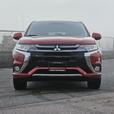 2018 Mitsubishi Outlander PHEV thumbnail image 2