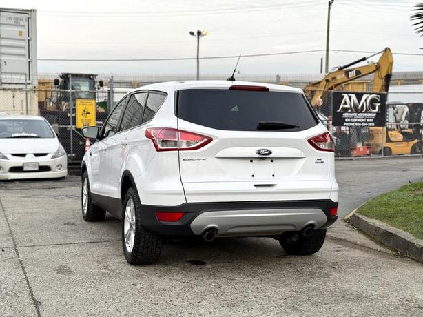 2014 Ford Escape SE 4WD Compact SUV image 8