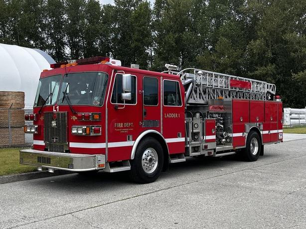 2002 Sutphen Monarch 5 Foot Aerial Pumper CAT Diesel Fire Truck image 4