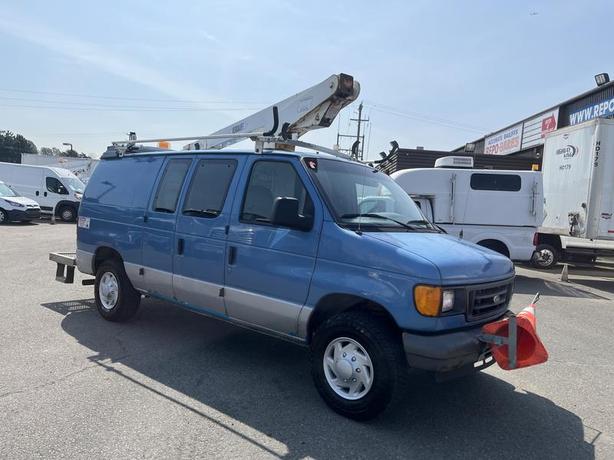 2005 Ford E-350 Super Duty Cargo Van with 29 ft Versa Lift Bucket image 7