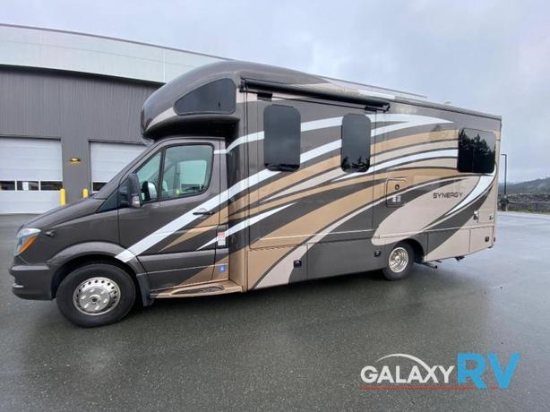 Used 2019 Thor Motor Coach Synergy 24SK image 3