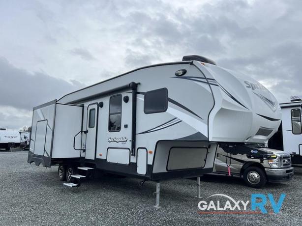 Used 2018 Keystone RV Springdale 302FWRK image 4