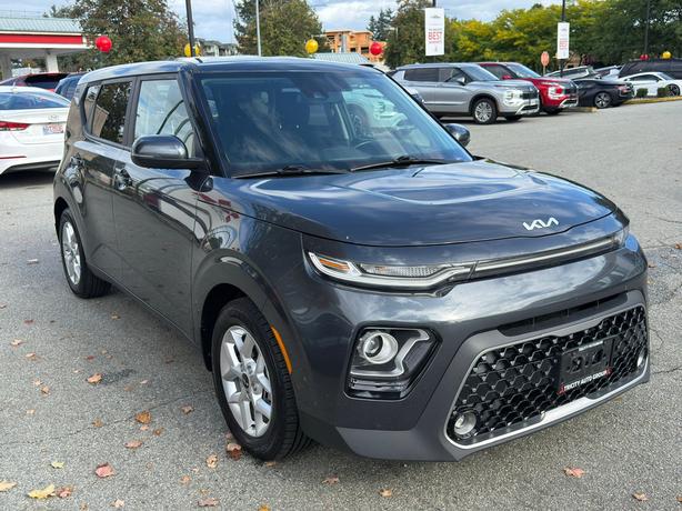2022 Kia Soul EX - Heated Steering Wheel, Manager Demo image 4