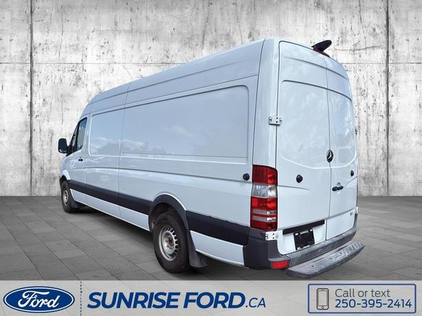 2016 Mercedes-Benz Sprinter EXT - SMOOTH 5-SPEED AUTOMATIC TRANSMISSION - BUILT  image 7